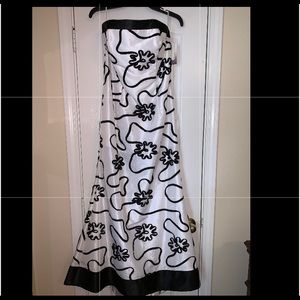Jessica McClintock black and white formal dress.
